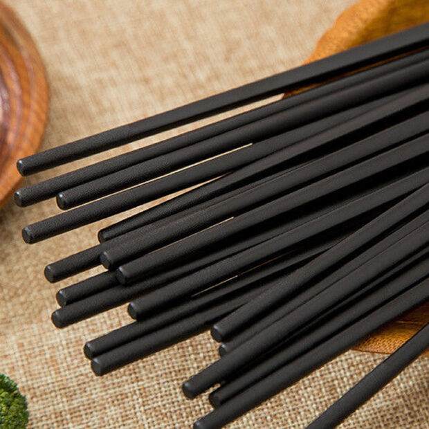 Black Chopsticks