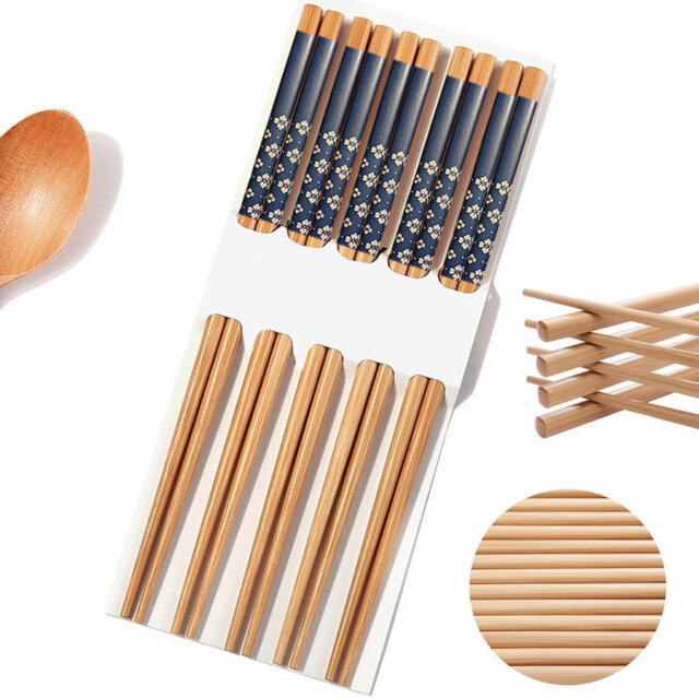 Rpanle 5 Pairs Chopsticks Natural Wood Reusable Chopsticks Set with Luxurious Black Handmade Box for Sushi Rice Ramen Noodle 