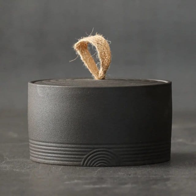 Black Kazanbai Tea Canister