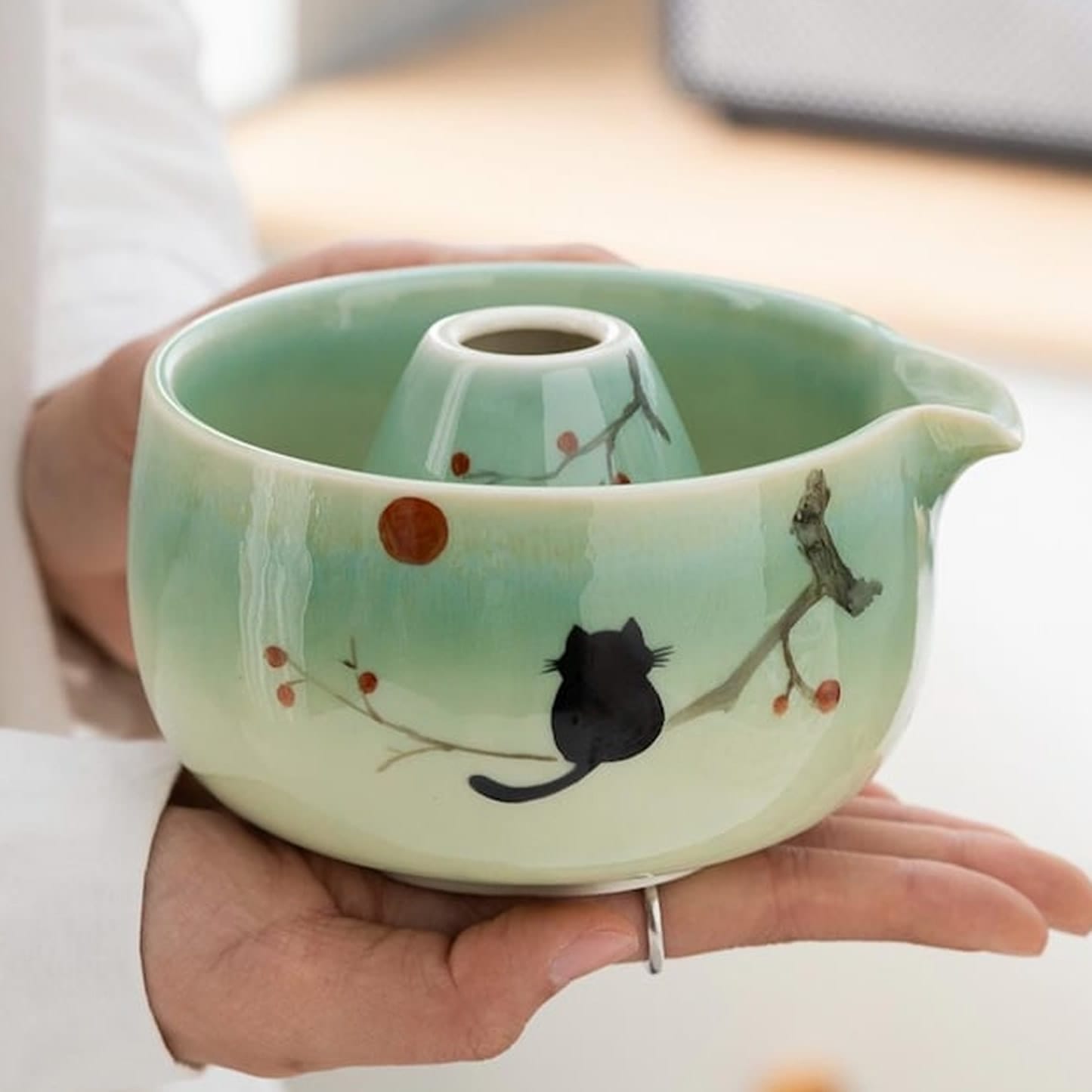 Yūyake Neko Matcha Set Close Up