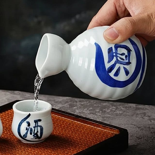 Izumi Sake Tokkuri & Ochoko Set Bottle