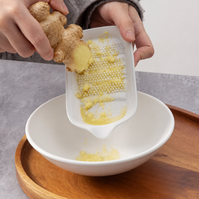 White Porcelain Ginger Grater Plate White Porcelain Ginger Grater Plate